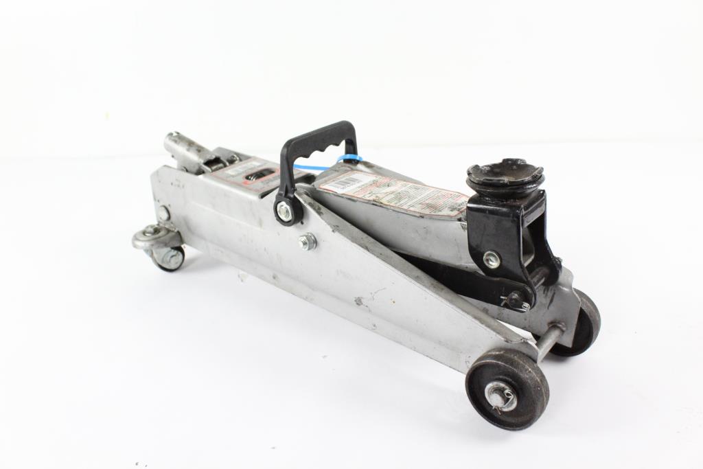 Rally 9304 Hydraulic Floor Jack Property Room