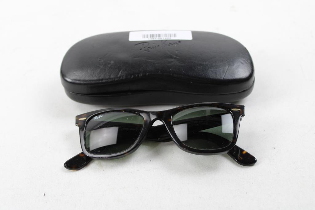 Ray-Ban Wayfarer Classic Sunglasses