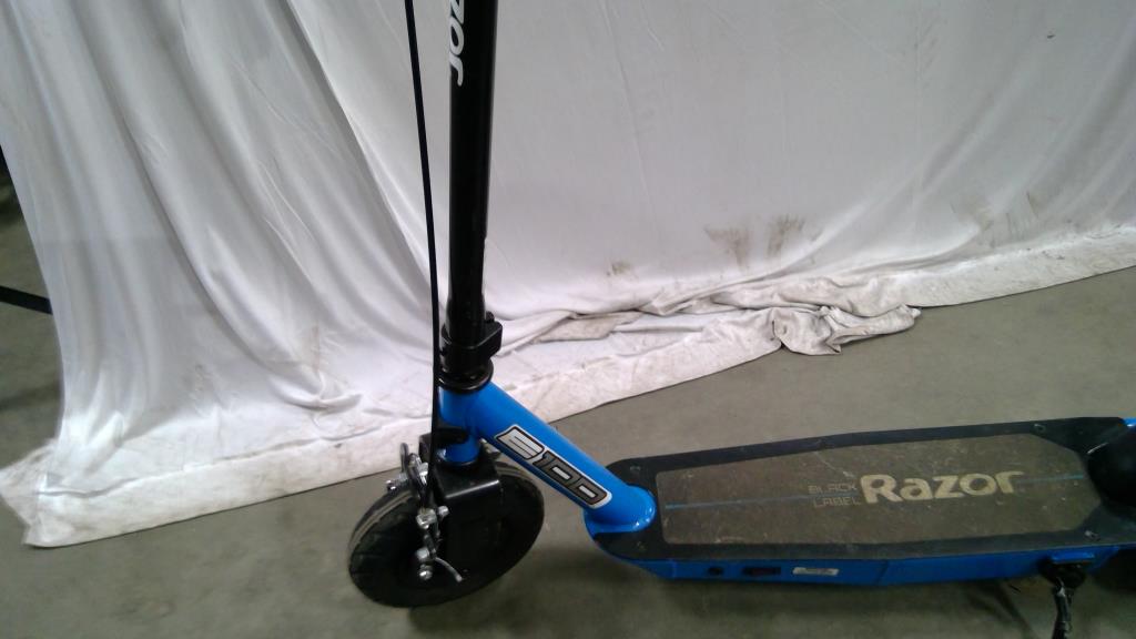 Razor E100 Scooter Property Room
