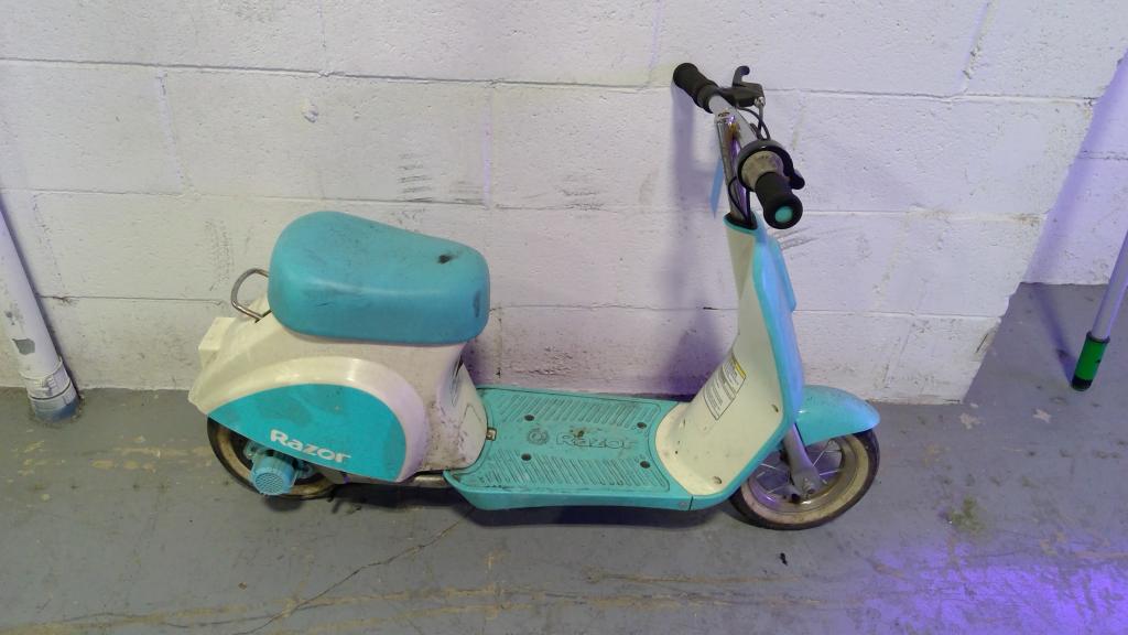 Razor Electric Sit On Scooter