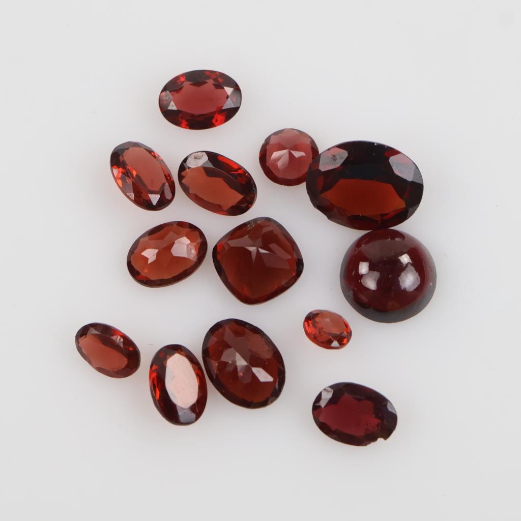Red Faceted Loose Jewelry Craft Stones, 13 Pieces