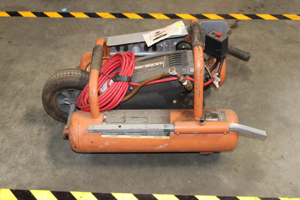 Ridgid 5 Gallon Mini Wheel Barrow Air Compressor Property Room