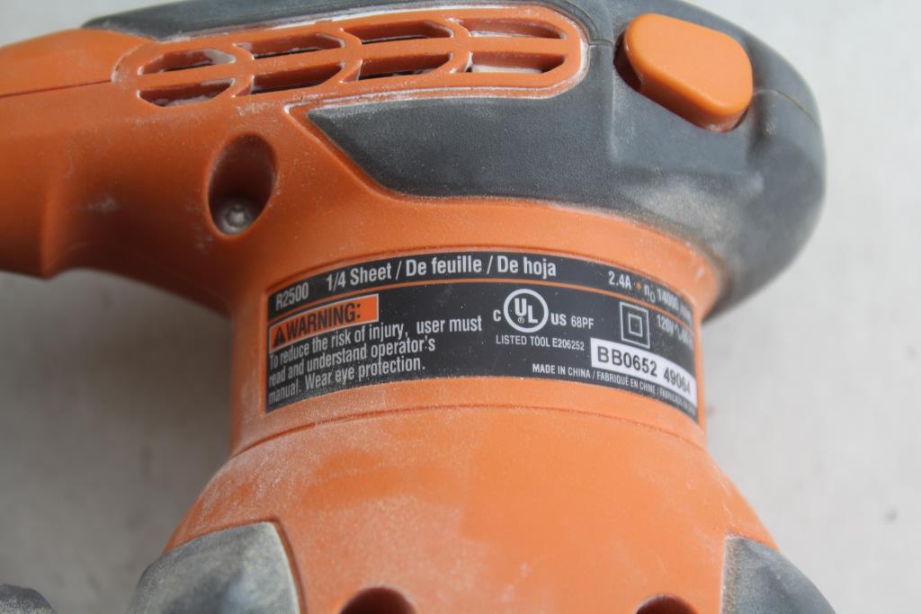 Ridgid R2500 1/4 Sheet Sander With Case Property Room