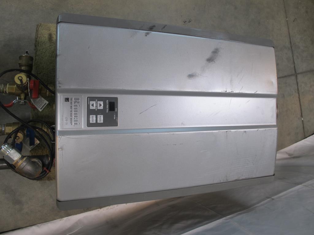Rinnai RUC90i Tankless Water Heater | Property Room