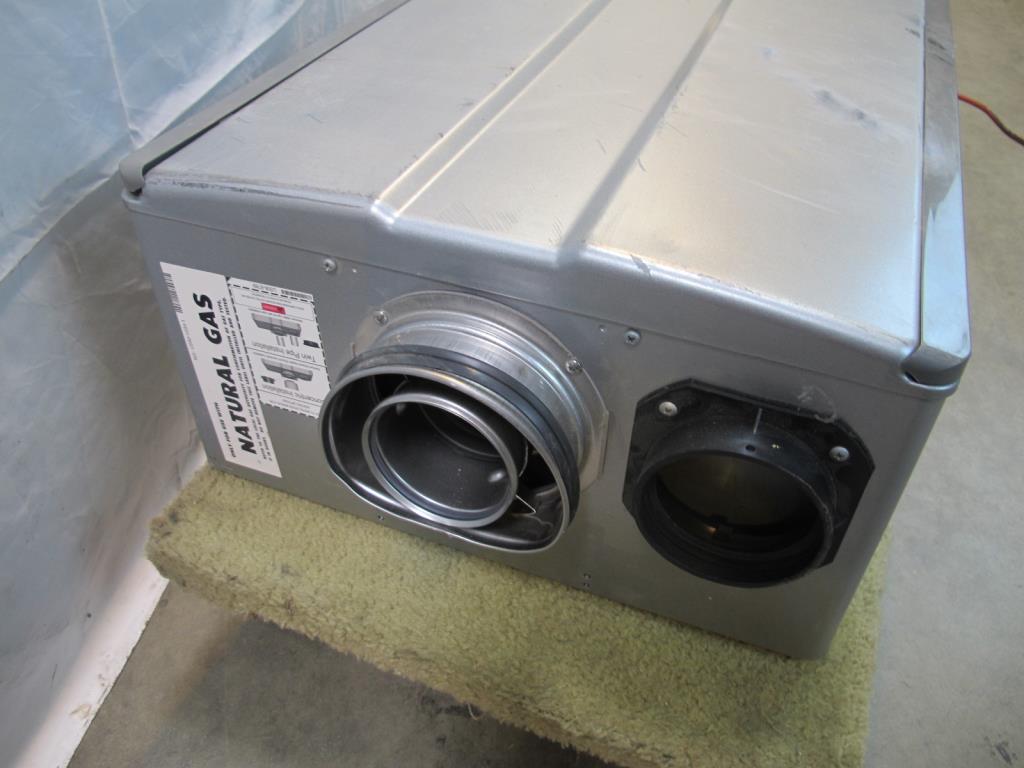 Rinnai RUC90i Tankless Water Heater | Property Room