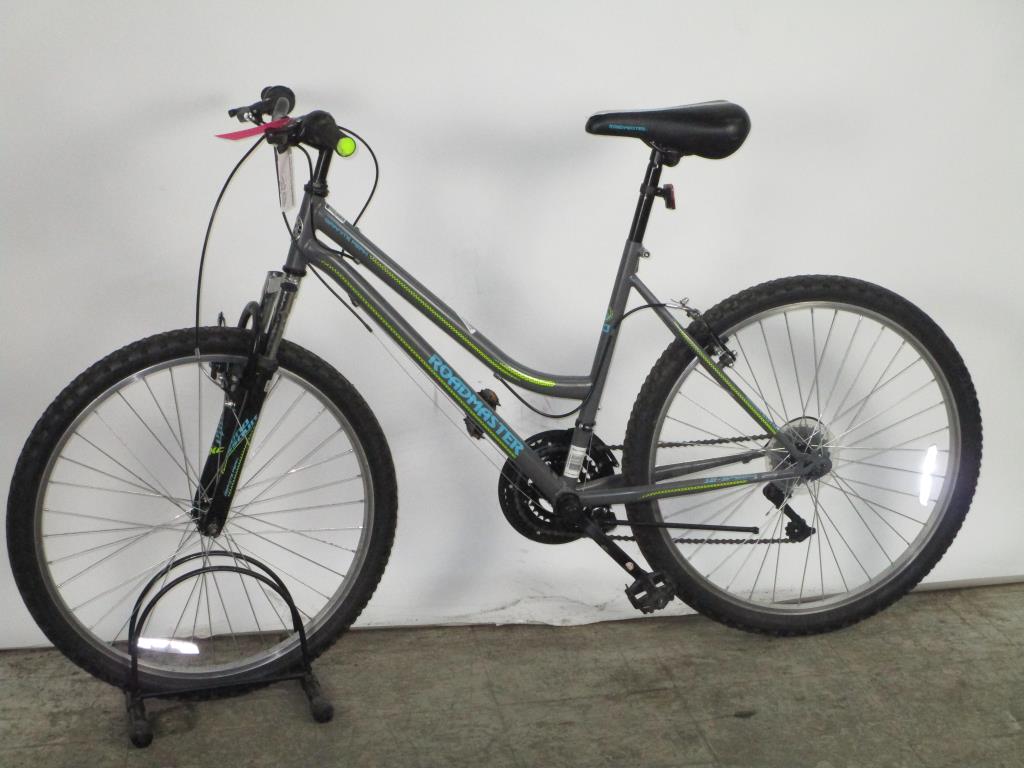 roadmaster granite peak mountain bike