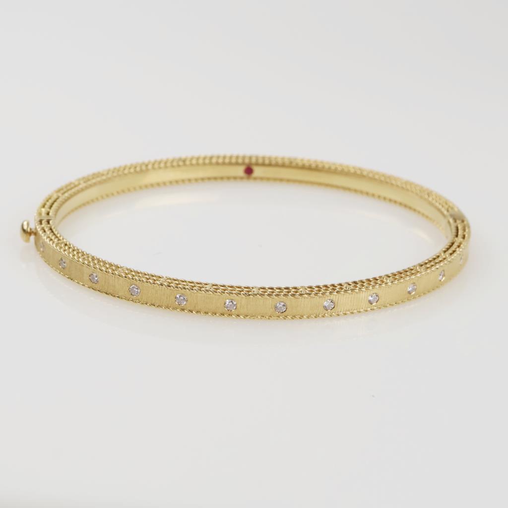 Roberto Coin .26ct Diamond 18kt Gold Hinged Bangle Bracelet-Evaluated By Certified Gemologist