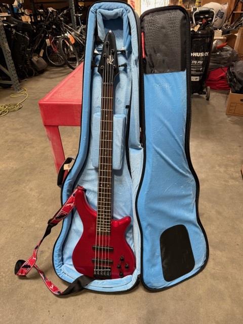 Rouge Series III 5-String Electric Bass