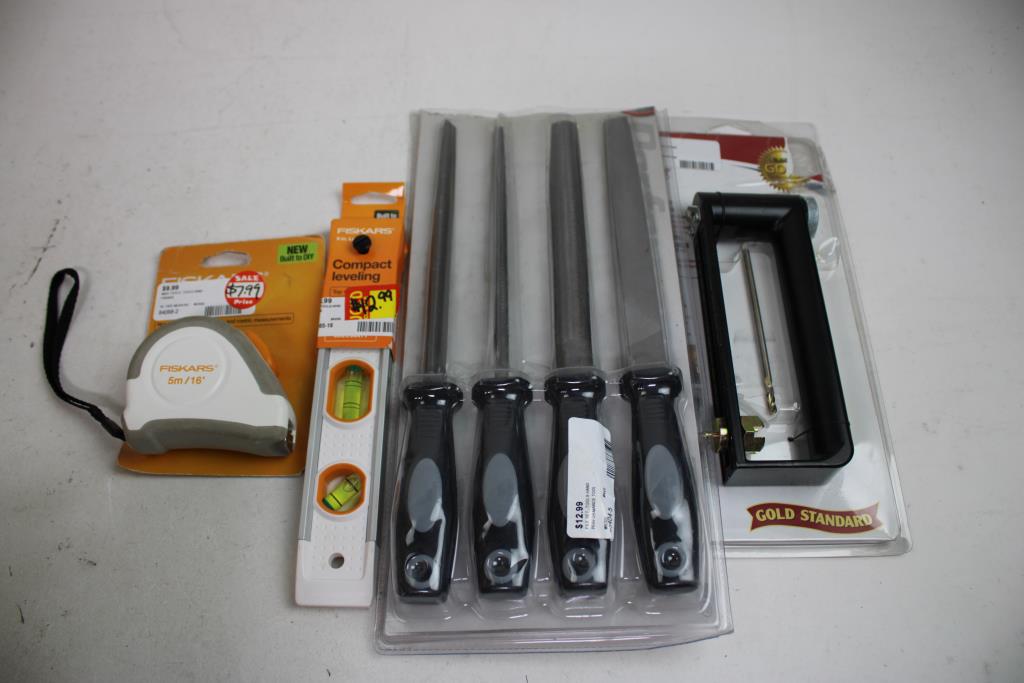 Router Bit Set, Fiskars Compact Leveling, Malco HC1 Hole Cutter, And More, 6 Pieces