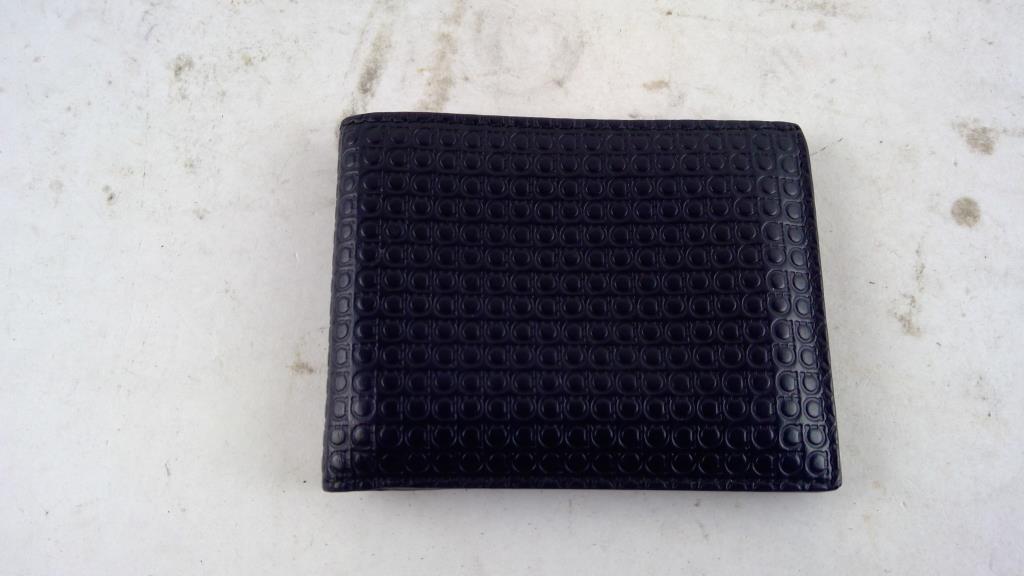 Salvatore Ferragamo Wallet - Doublechecked By Entrupy
