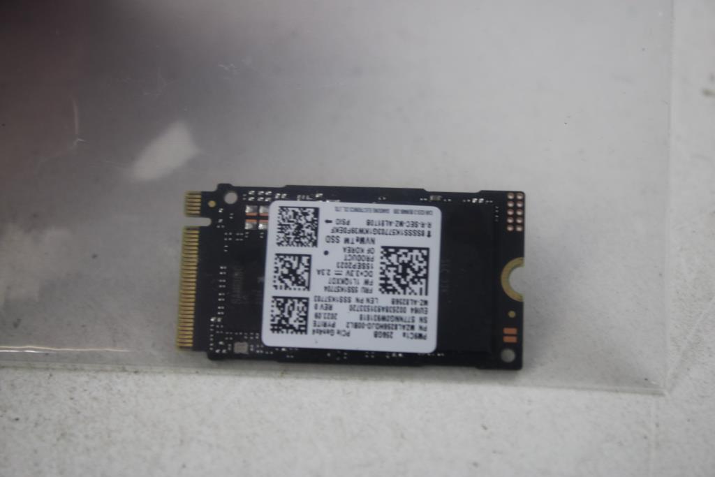 Samsung 256 GB NVMe Solid State Drive