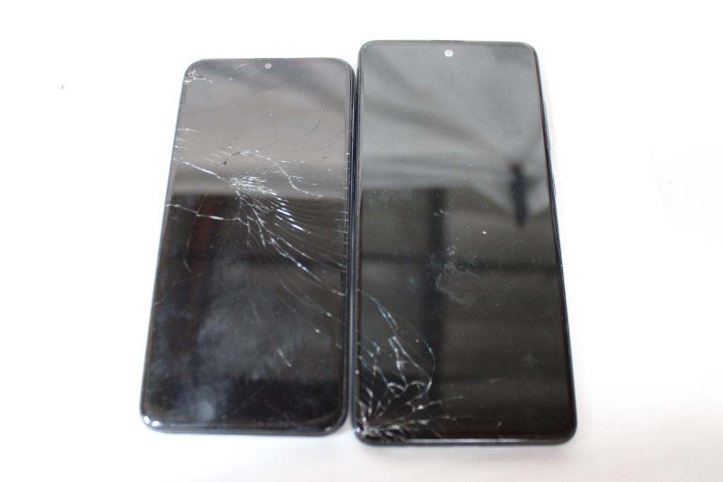 Samsung Cell Phone Lot, 2 Pieces, Sold For Parts