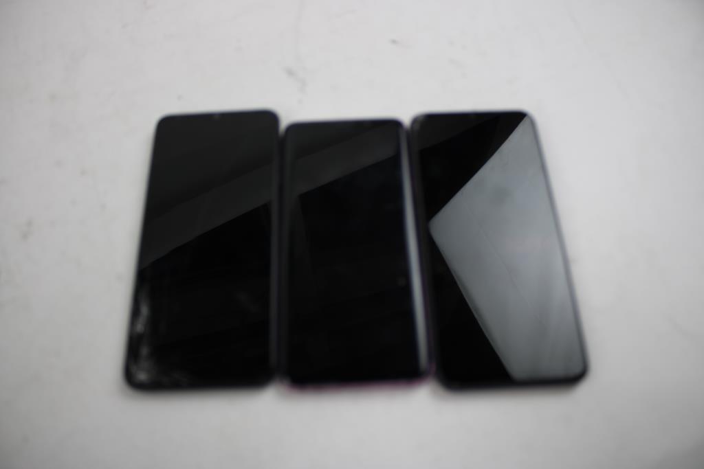 Samsung Cell Phone Lot, 3 Pieces, Sold For Parts