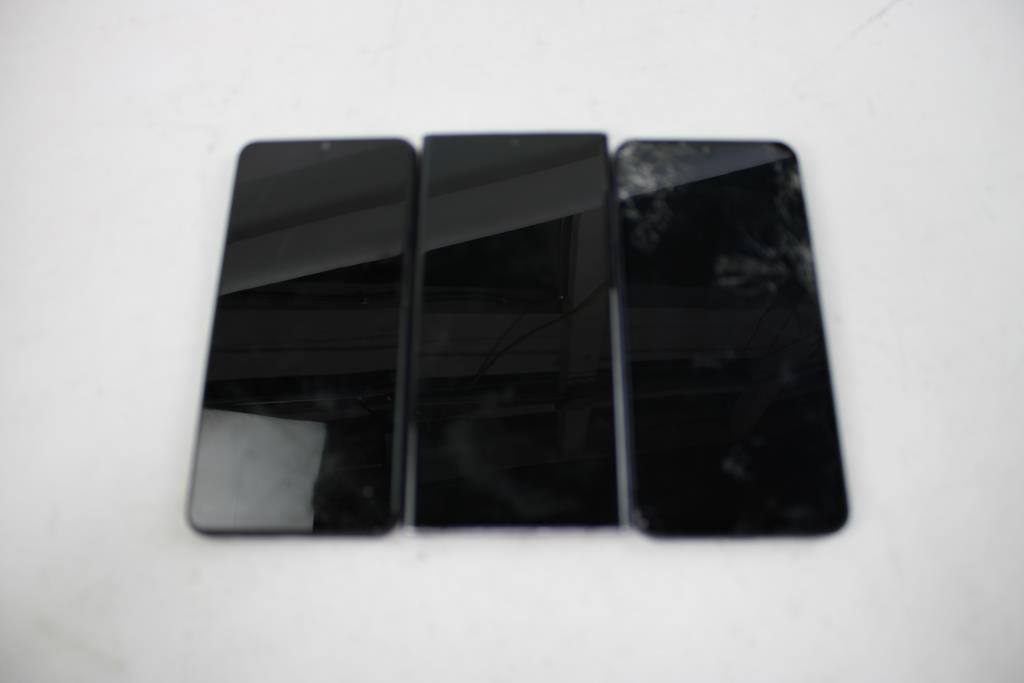 Samsung Cell Phone Lot, 3 Pieces, Sold For Parts