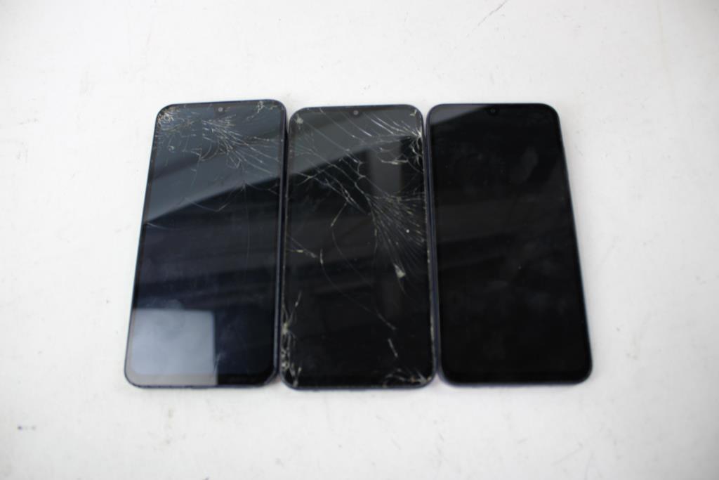 Samsung Cell Phone Lot, 3 Pieces, Sold For Parts