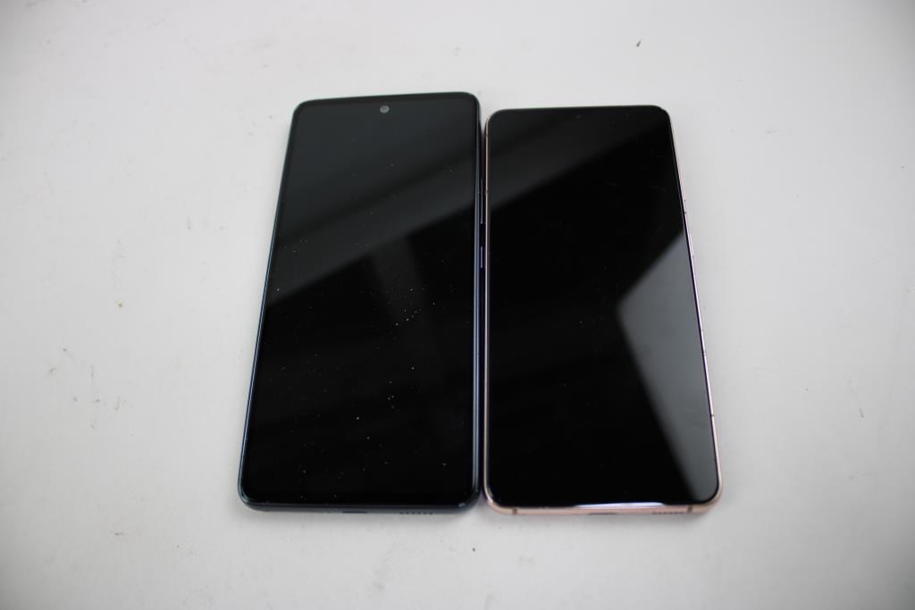 Samsung Cell Phone Lot, 3 Pieces, Sold For Parts