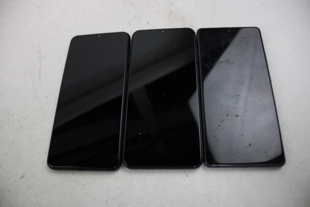 Samsung Cell Phone Lot, 3 Pieces, Sold For Parts