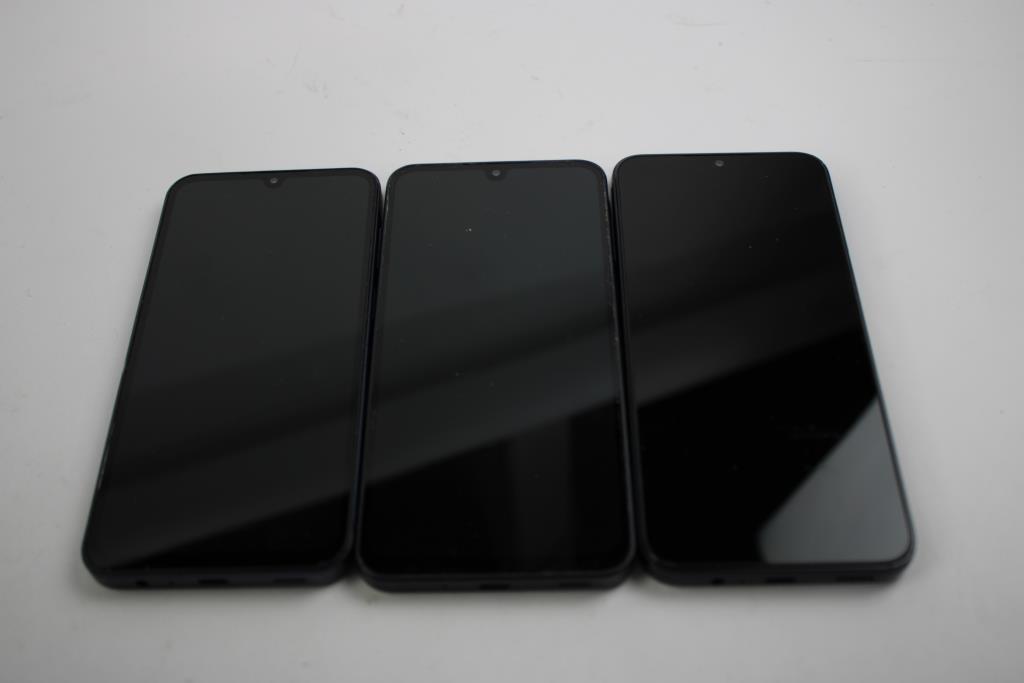 Samsung Cell Phone Lot, 3 Pieces, Sold For Parts
