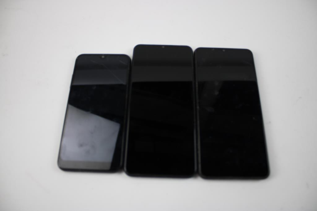 Samsung Cell Phone Lot, 3 Pieces, Sold For Parts