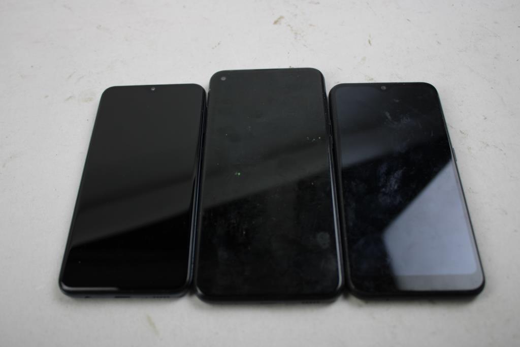 Samsung Cell Phone Lot, 3 Pieces, Sold For Parts