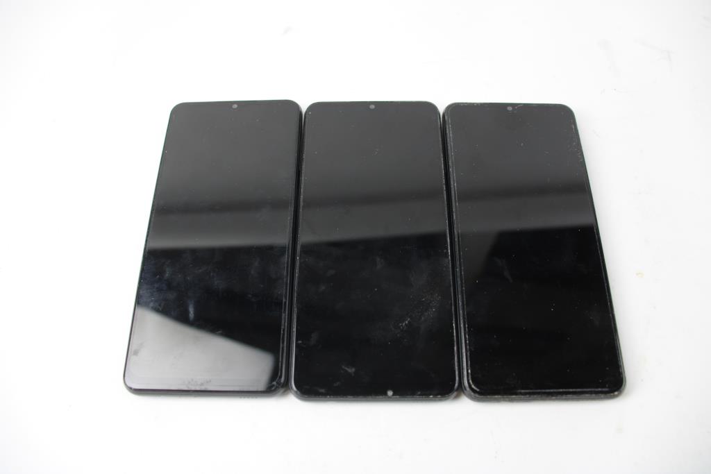Samsung Cell Phone Lot, 3 Pieces, Sold For Parts