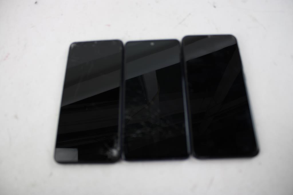 Samsung Cell Phone Lot, 3 Pieces, Sold For Parts