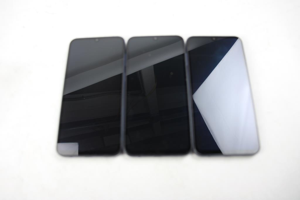 Samsung Cell Phone Lot, 3 Pieces, Sold For Parts