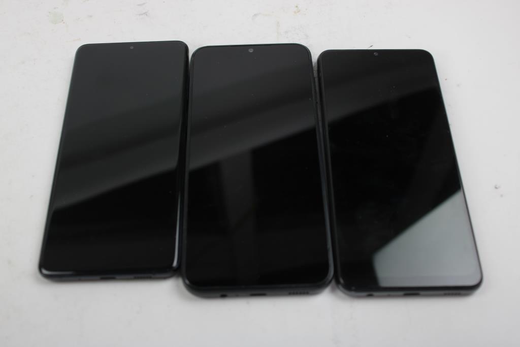 Samsung Cell Phone Lot, 3 Pieces, Sold For Parts