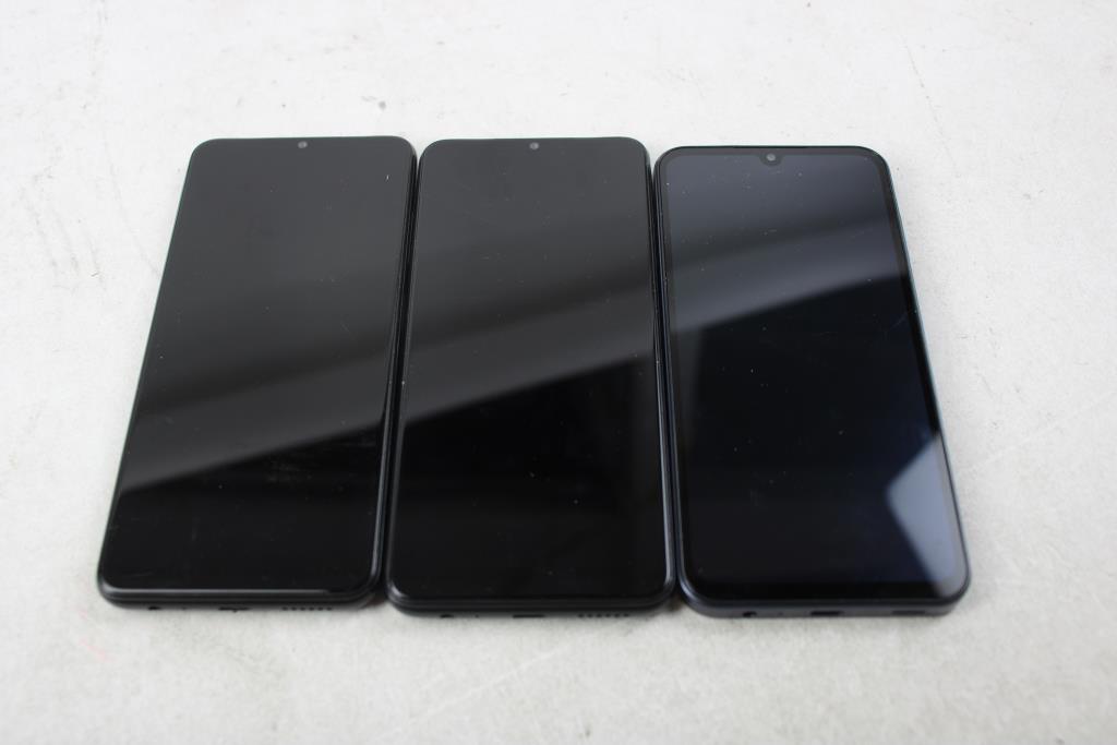 Samsung Cell Phone Lot, 3 Pieces, Sold For Parts