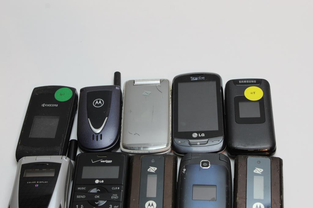 Samsung, Lg, Motorola+ More Cell Phone Lot, 10+ Pieces, Sold For Parts ...