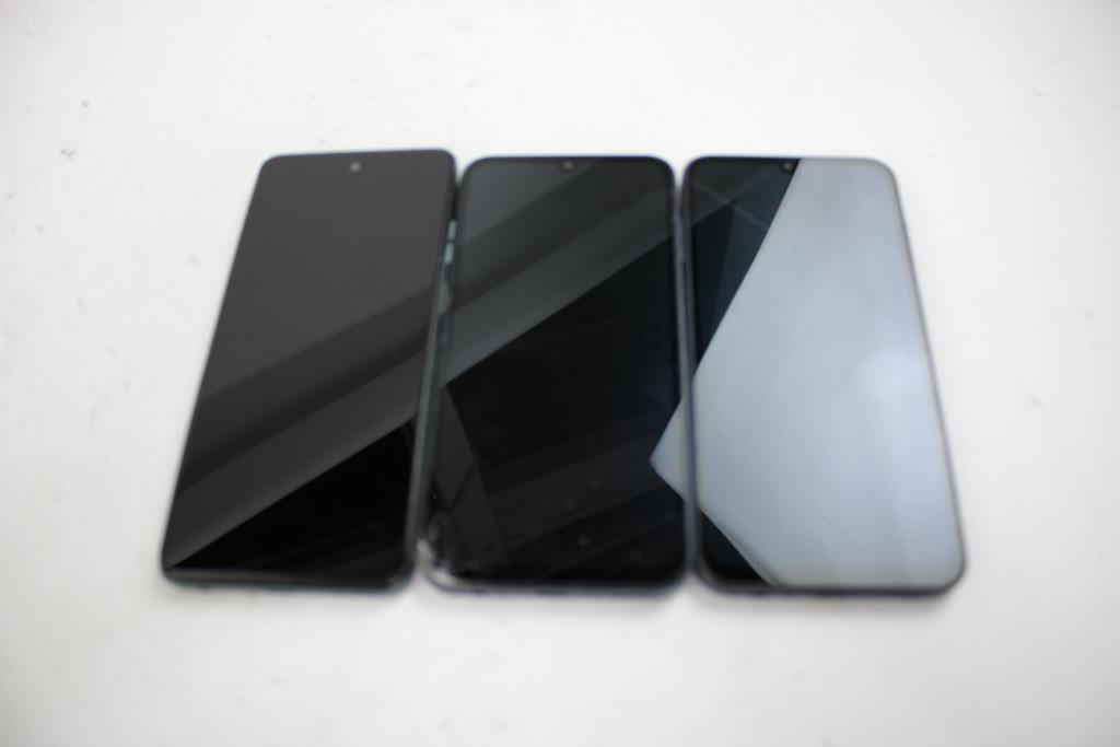 Samsung & Motorola Cell Phone Lot, 3 Pieces, Sold For Parts