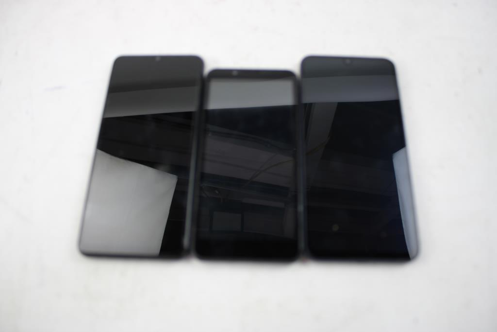 Samsung & Schok Cell Phone Lot, 3 Pieces, Sold For Parts