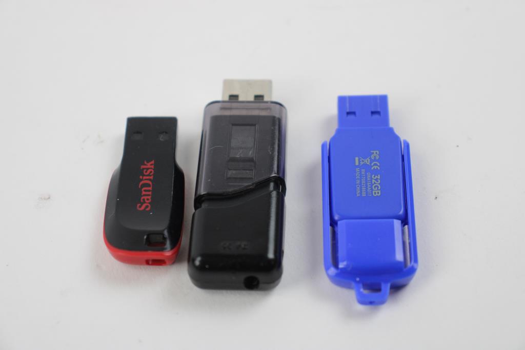 SanDisk, Lexar, Canon, And More SD, SDXC, SDHC Cards, And Flash Drives, 8 Pieces