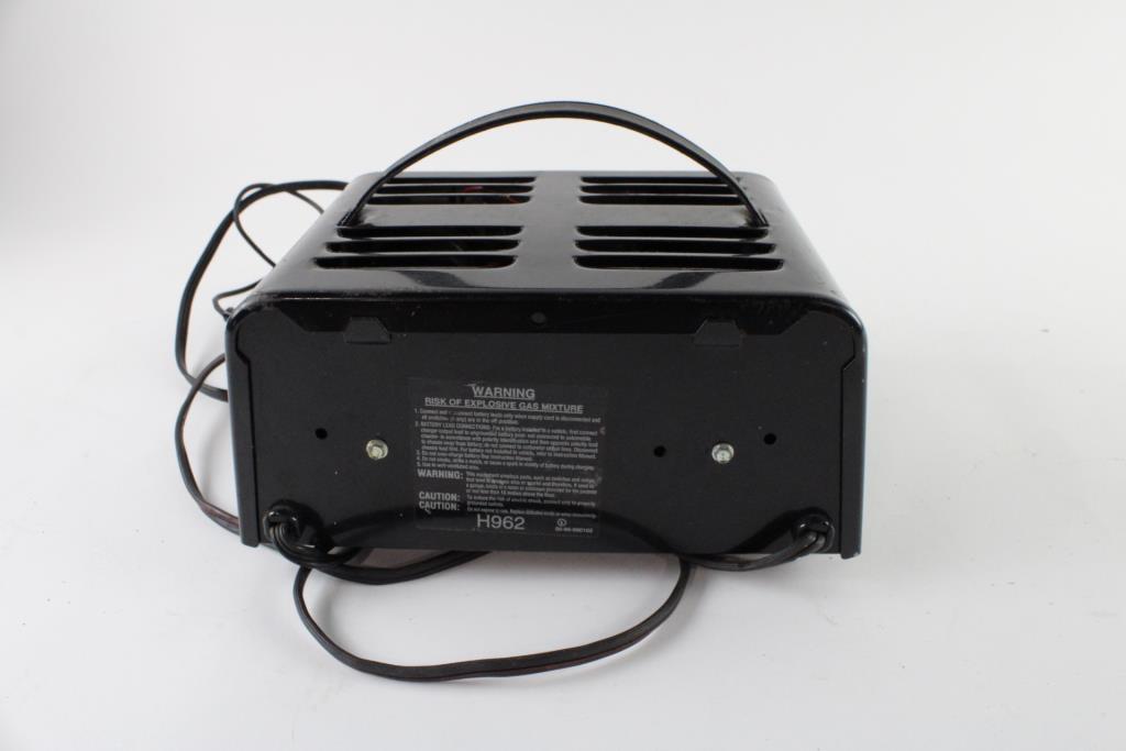 Schumacher Deep Cycle Battery Charger | Property Room