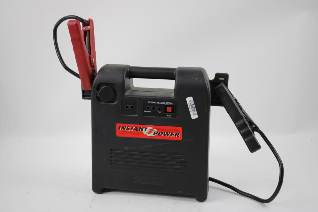 Schumacher Instant Power Battery Charger/Engine Starter