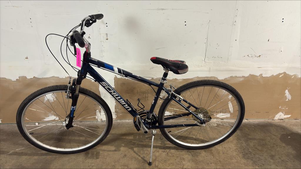 Schwinn Hybrid Bike