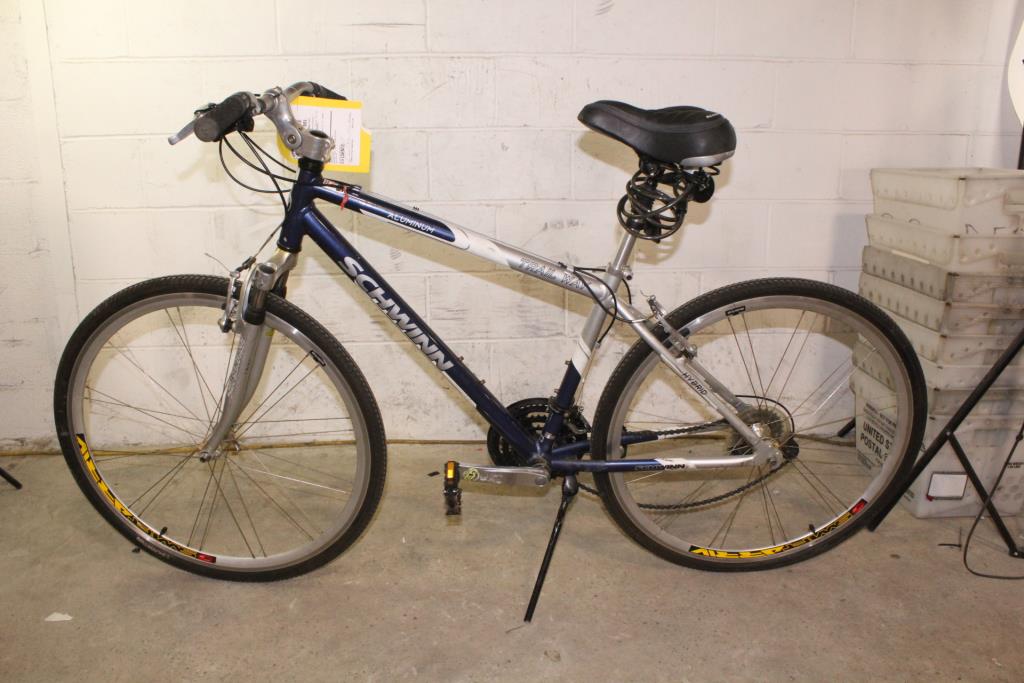 schwinn women's trailway 26 hybrid bike