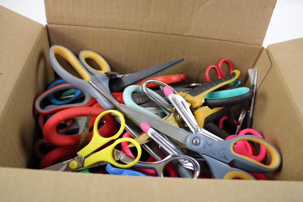 Scissors Bulk Lot, 40+ Pieces