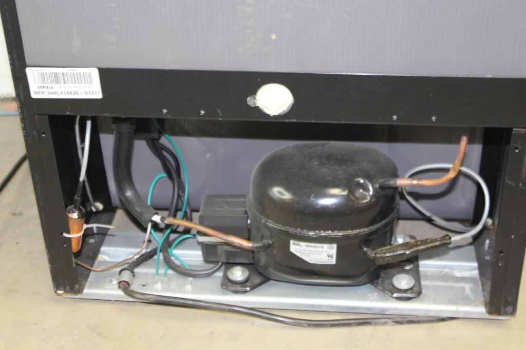 Sears 255.92489010 Personal Refrigerator Property Room