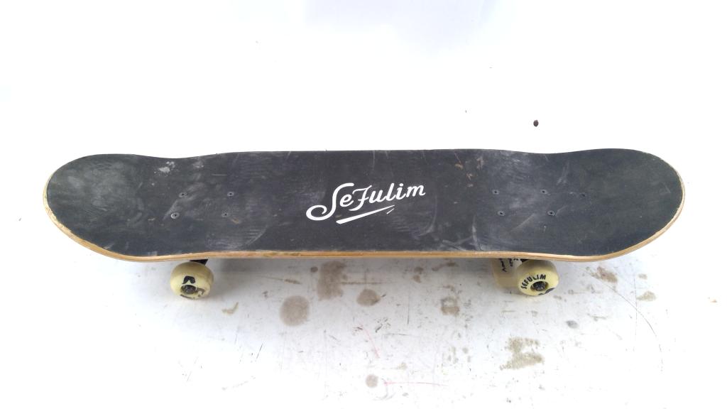 Sefulim Skateboard