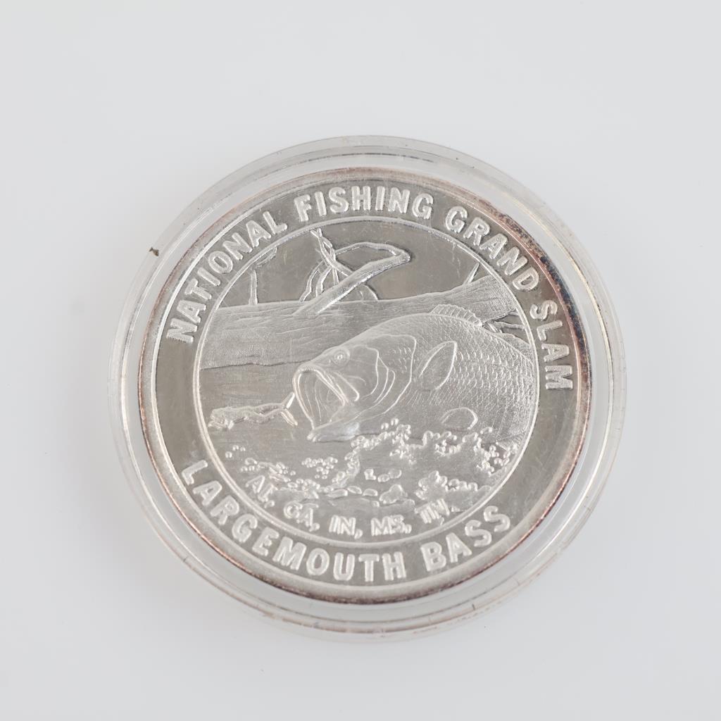 Silver-plated North American Fishing Club Large Mouth Bass Grand Slam 26.7g Round