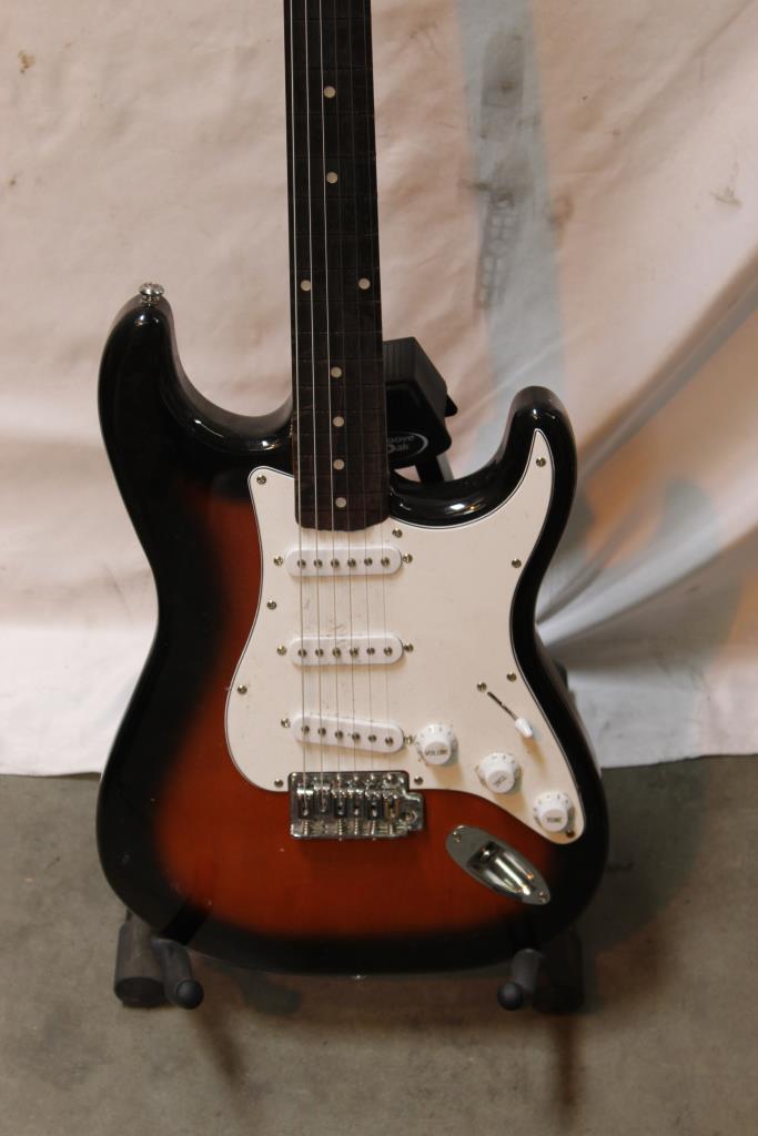 Silvertone SS11 Electric Guitar Property Room