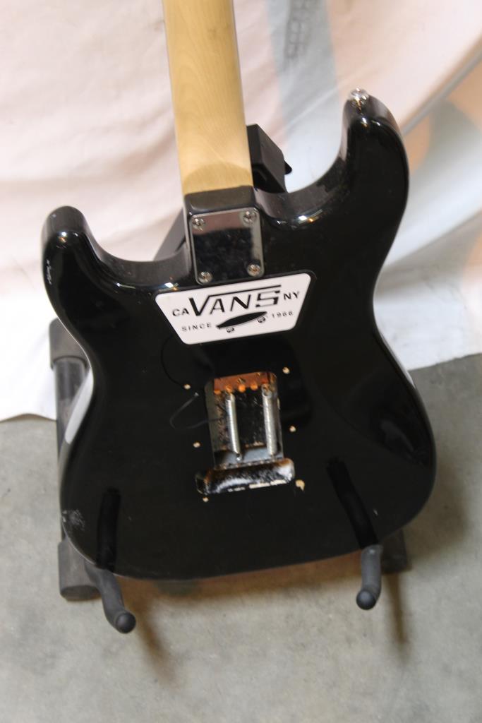 Silvertone SS11 Electric Guitar Property Room