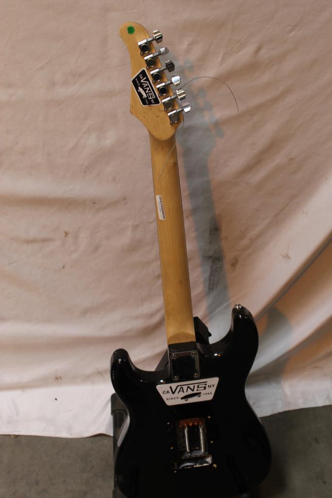 Silvertone SS11 Electric Guitar Property Room