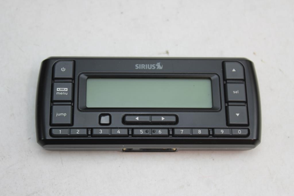 Sirius Stratus 6 Satellite Radio Complete Home Kit – Dock, Antenna, Charger, AUX