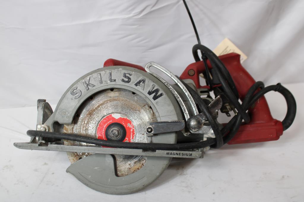Skilsaw Corded Lightweight Worm Drive Skilsaw