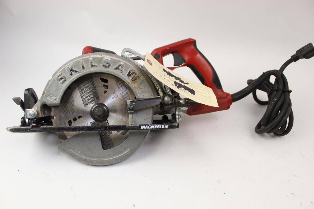 Skilsaw Worm Drive SPT77WML Corded Circular Saw Property Room