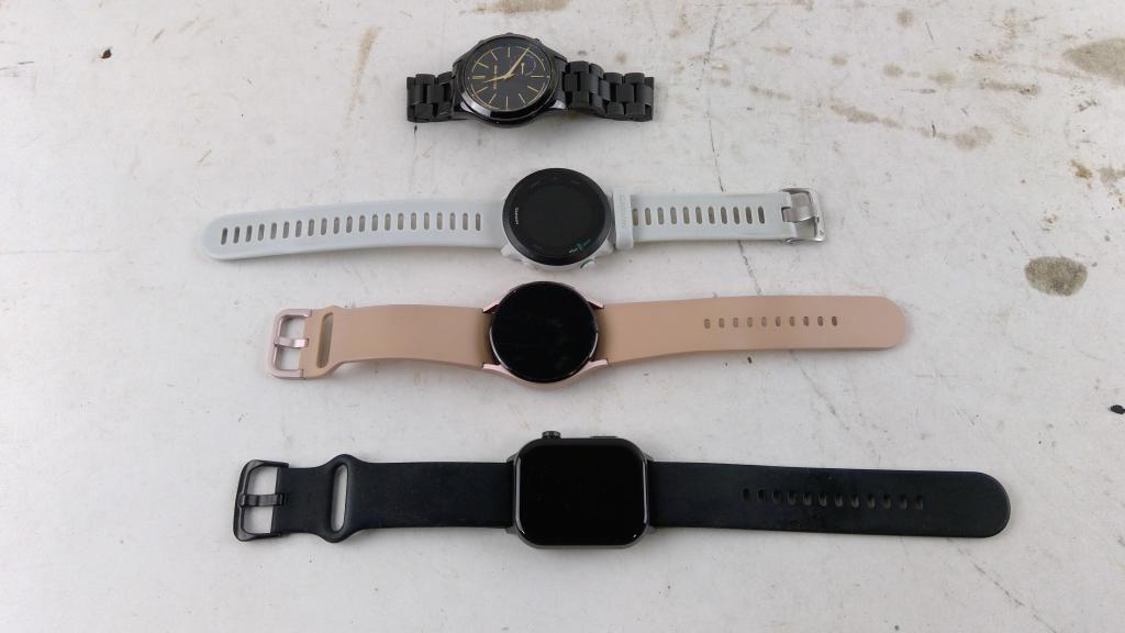 Smartwatches 4 Pieces SOLD FOR PARTS