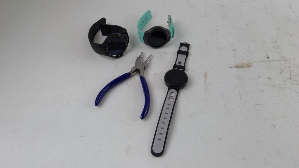 Smartwatches And More 4 Pieces