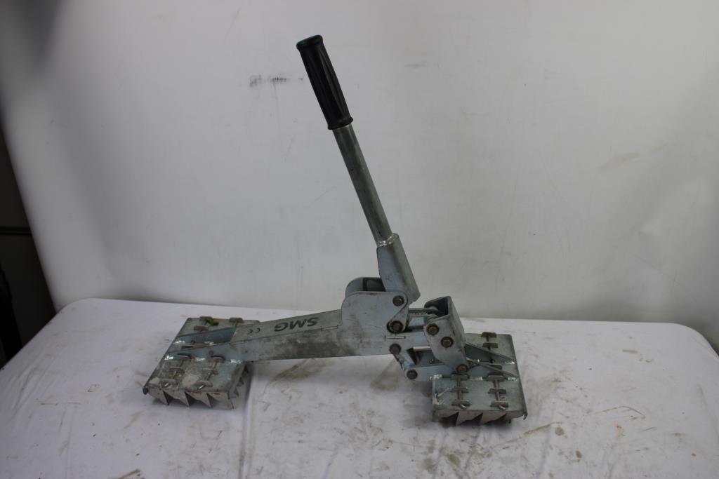 SMG TurFix Carpet/Turf Clamp